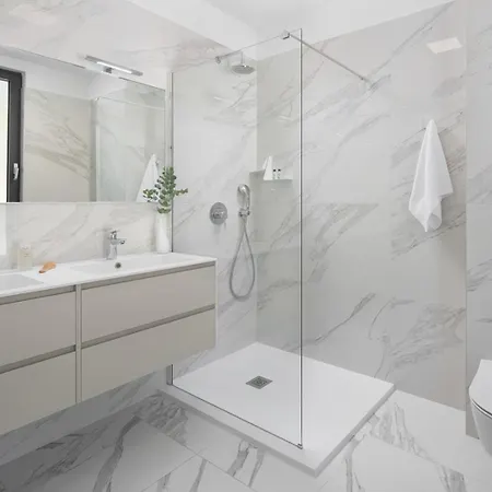 Villa New Seaview Alba Seget, 5 En-suite Bedrooms *