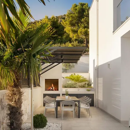 Villa New Seaview Alba Seget, 5 En-suite Bedrooms Seget Vranjica
