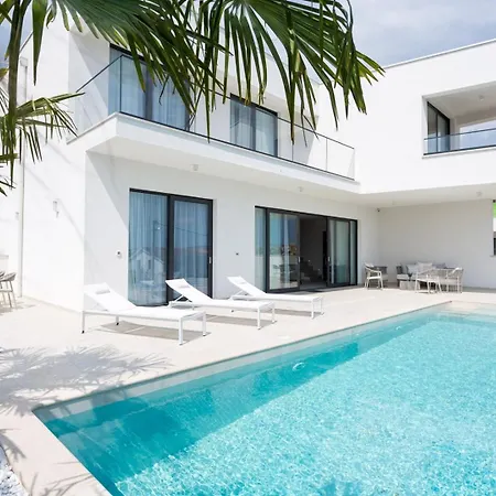 New Seaview Alba Seget, 5 En-suite Bedrooms Villa