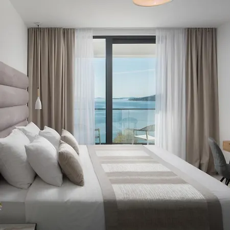 New Seaview Alba Seget, 5 En-suite Bedrooms